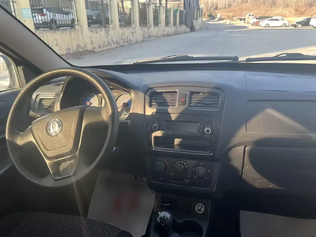 2018 DongFeng Fengon Fengon 330 1.2L 88HP L4 5MT,autocango,china used car exporter,china ev exporter,chinese used car exporter,chinese used ev exporter