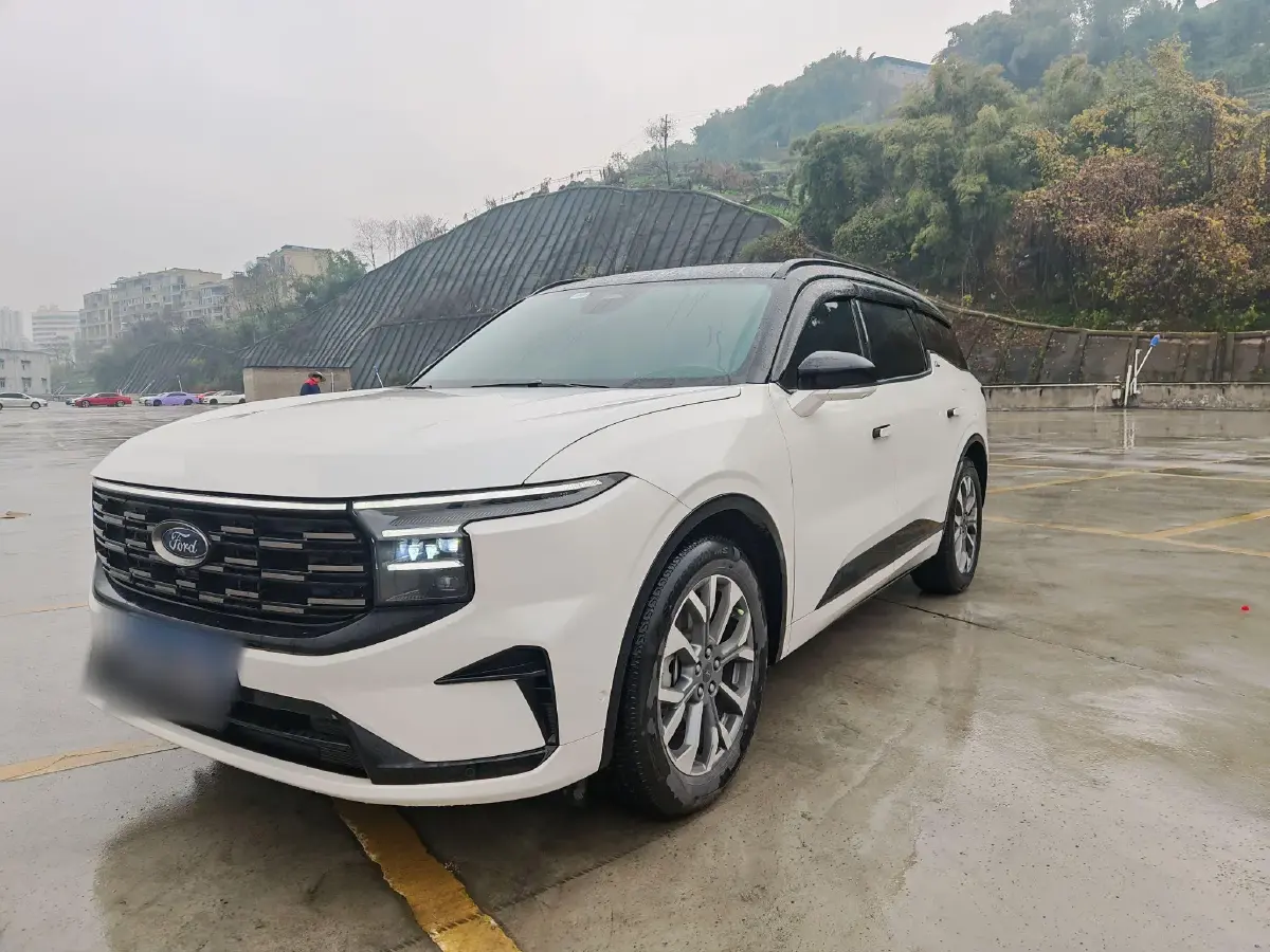 2023 Ford Edge 2.0T 252HP L4 8AT