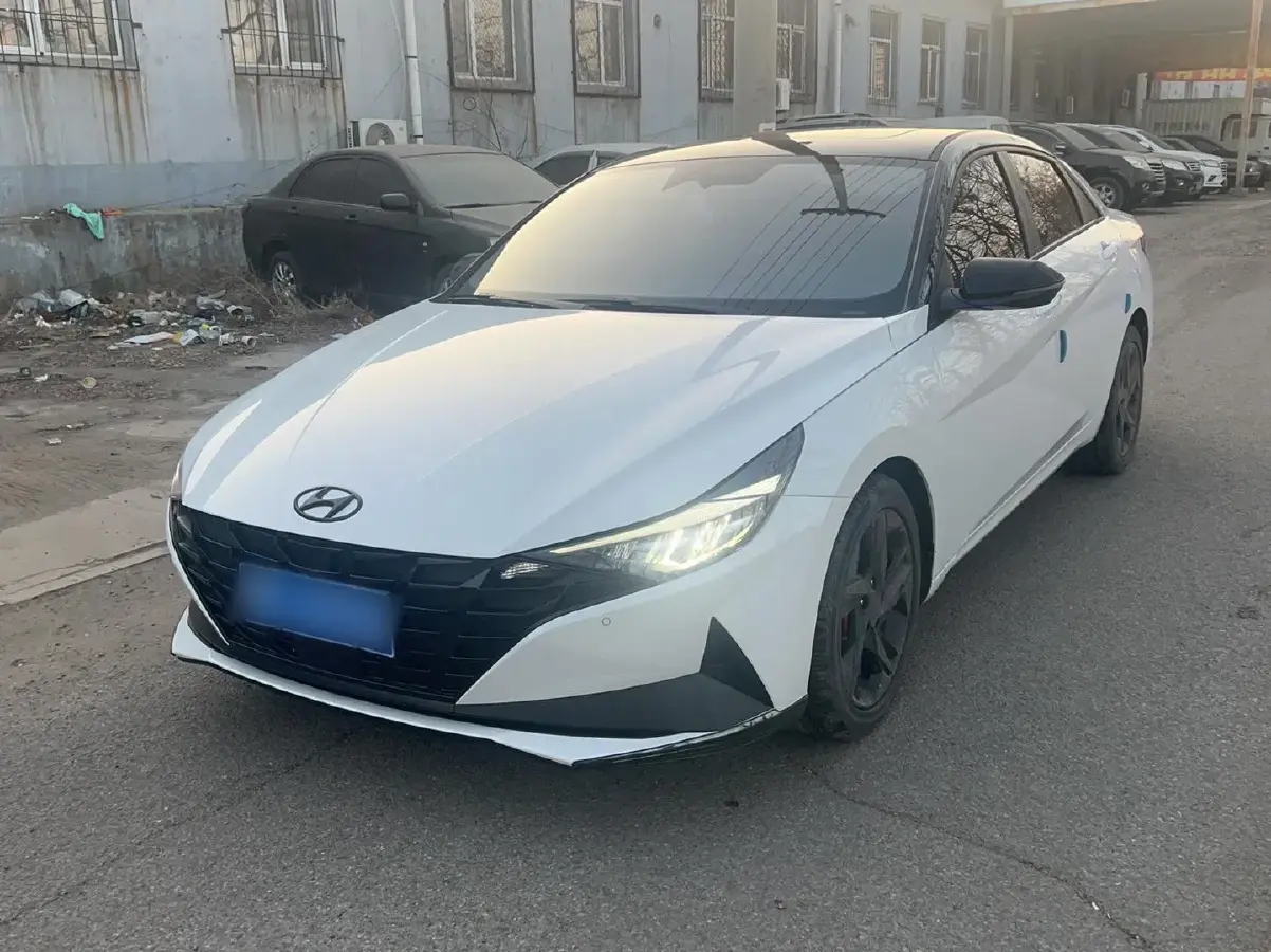 2022 Hyundai Elantra 1.5L 115HP L4 CVT