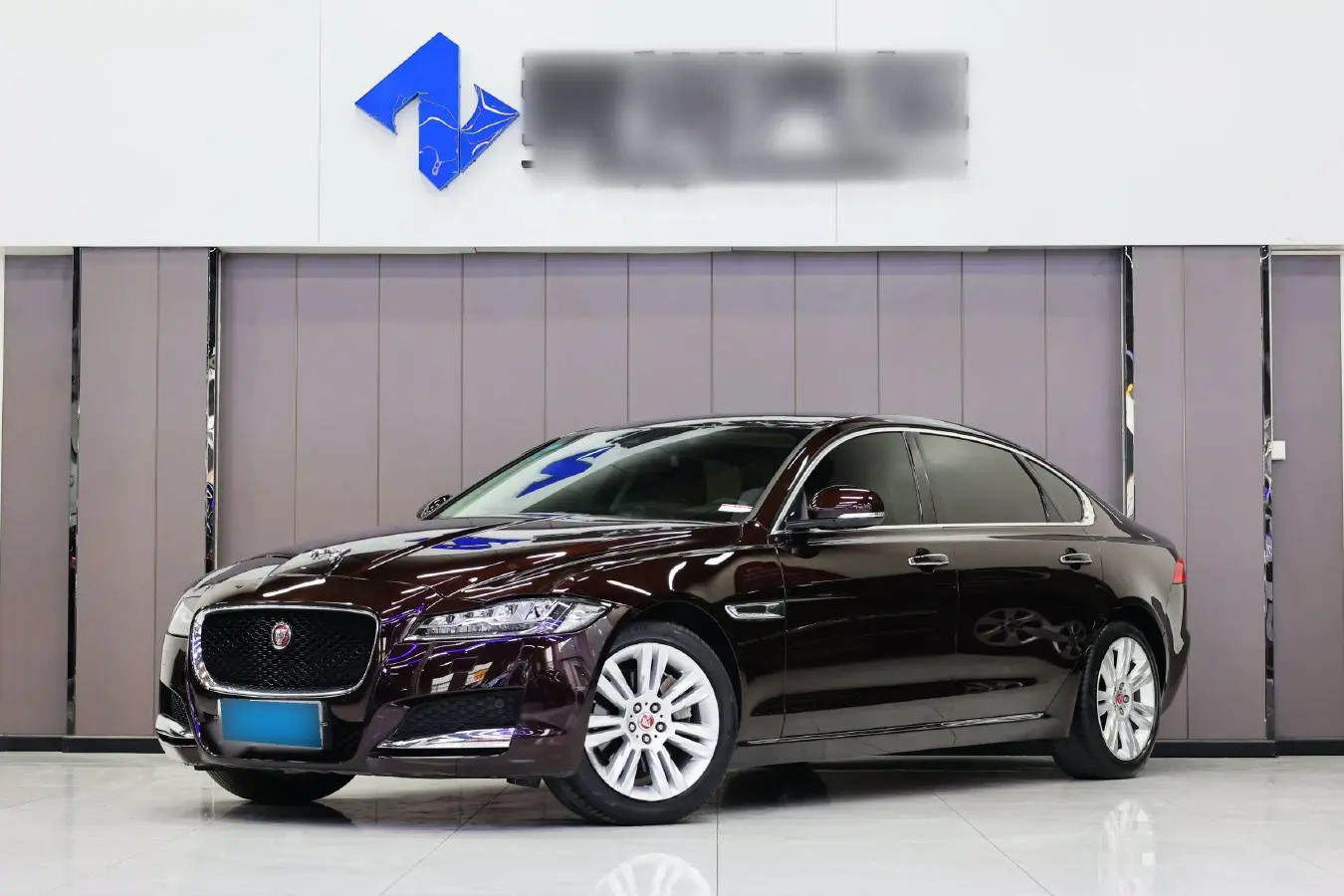 2018 Jaguar XFL 2.0T 250HP L4 8AT