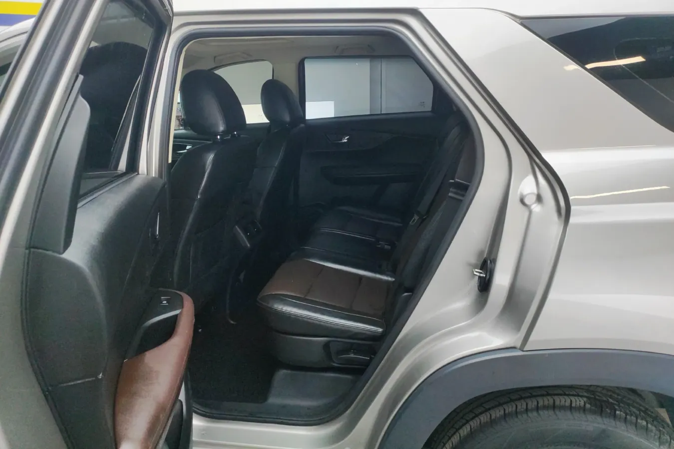 2021 DongFeng Fengon Fengon S560 2.0L 143HP L4 CVT,autocango,china used car exporter,china ev exporter,chinese used car exporter,chinese used ev exporter