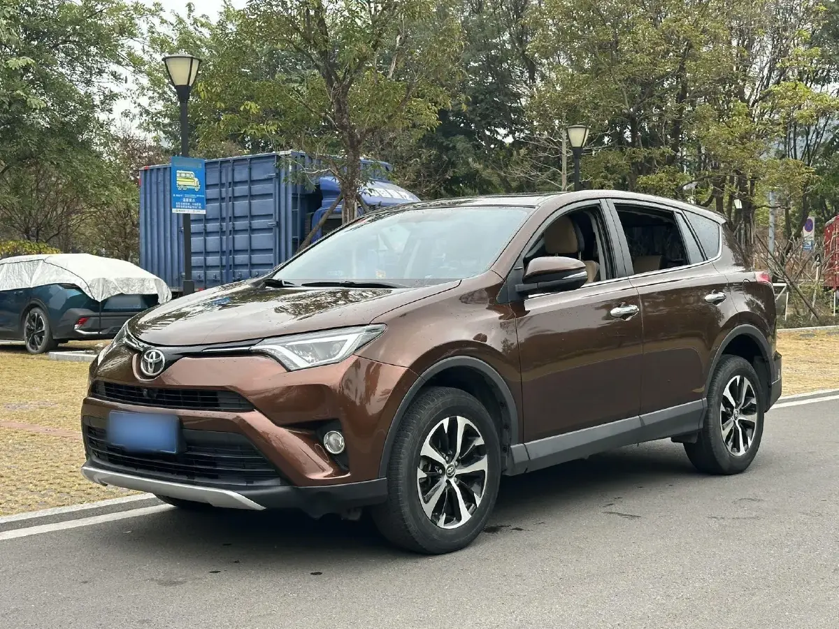 2016 Toyota RAV4 2.0L 151HP L4 CVT