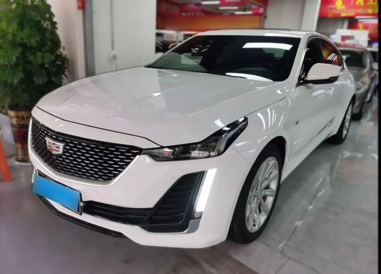 2022 Cadillac CT5 2.0T 237HP L4 10AT