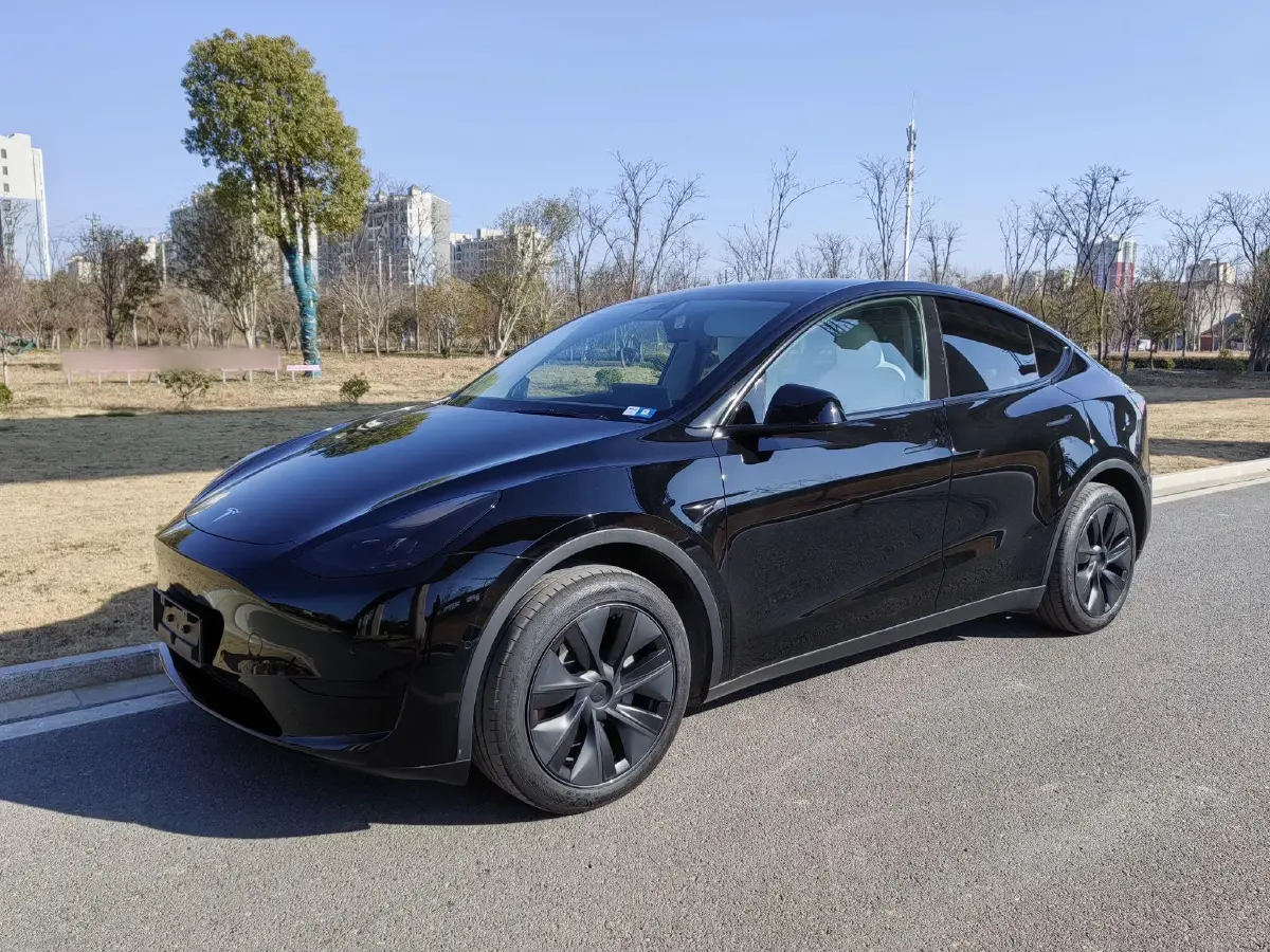 2023 Tesla Model Y BEV 60KWH