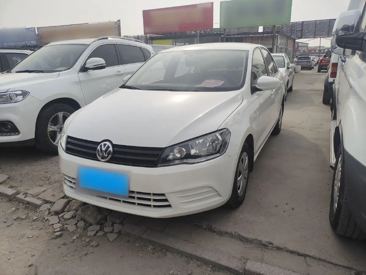 2015 Volkswagen Jetta 1.4L 90HP L4 5MT
