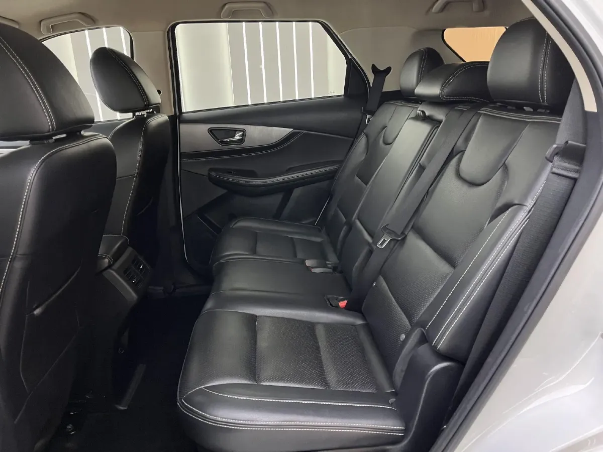 2018 DongFeng Fengon Fengon S560 1.8L 139HP L4 CVT,autocango,china used car exporter,china ev exporter,chinese used car exporter,chinese used ev exporter