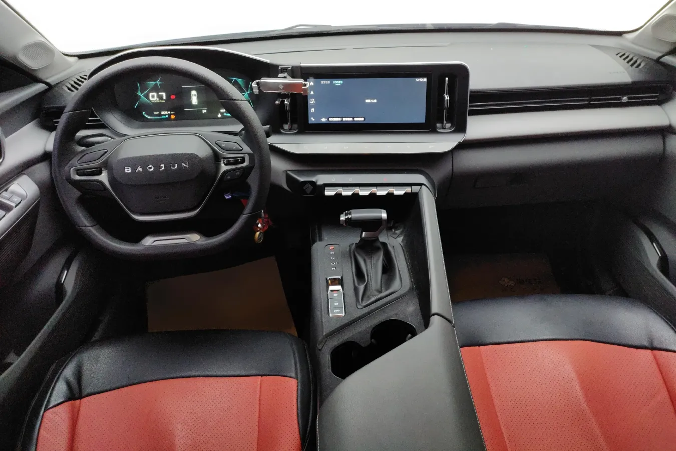 2020 BaoJun RC-5 1.5L 99HP L4 CVT,autocango,china used car exporter,china ev exporter,chinese used car exporter,chinese used ev exporter