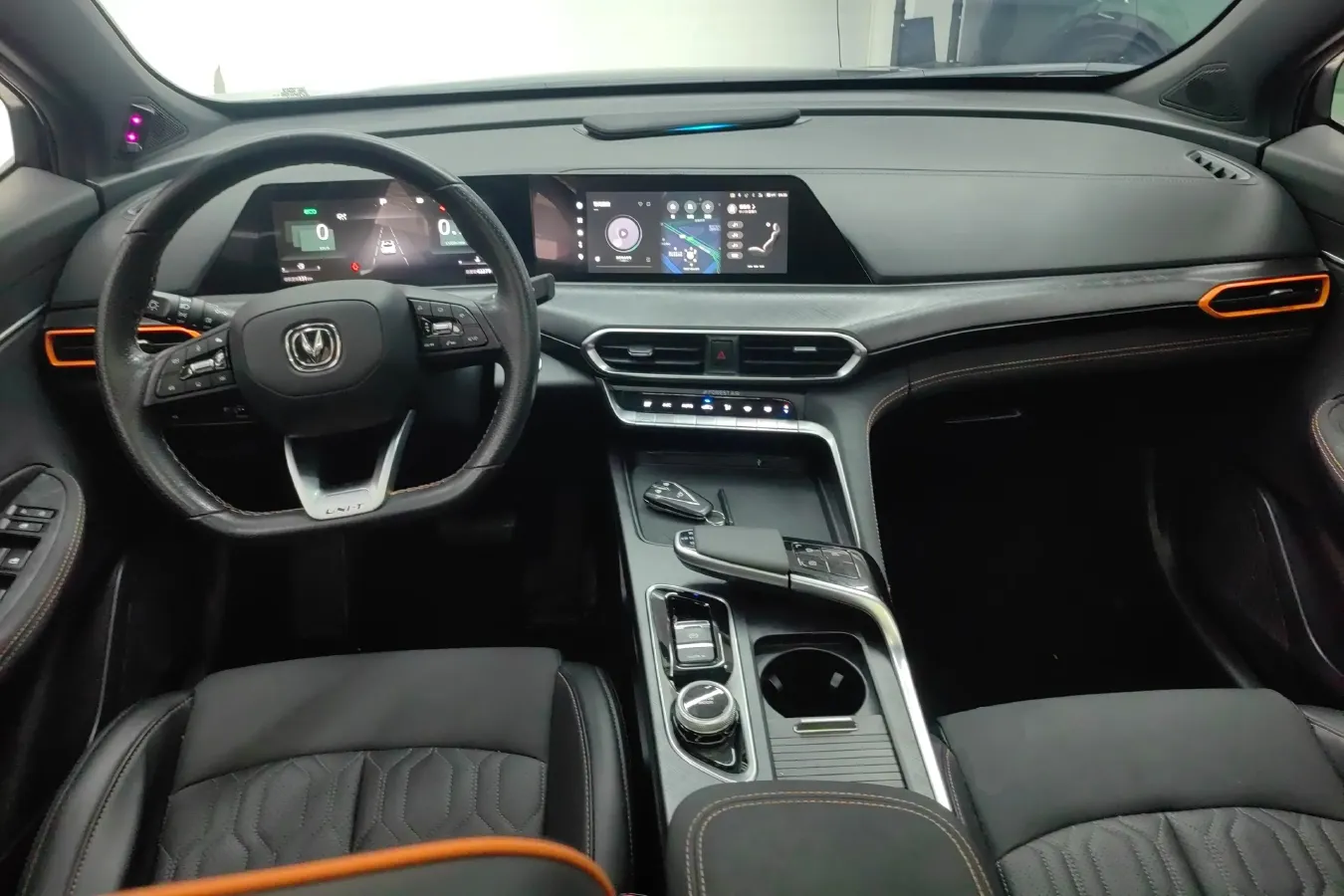 2022 ChangAn UNI-T 1.5T 188HP L4 7DCT,autocango,china used car exporter,china ev exporter,chinese used car exporter,chinese used ev exporter