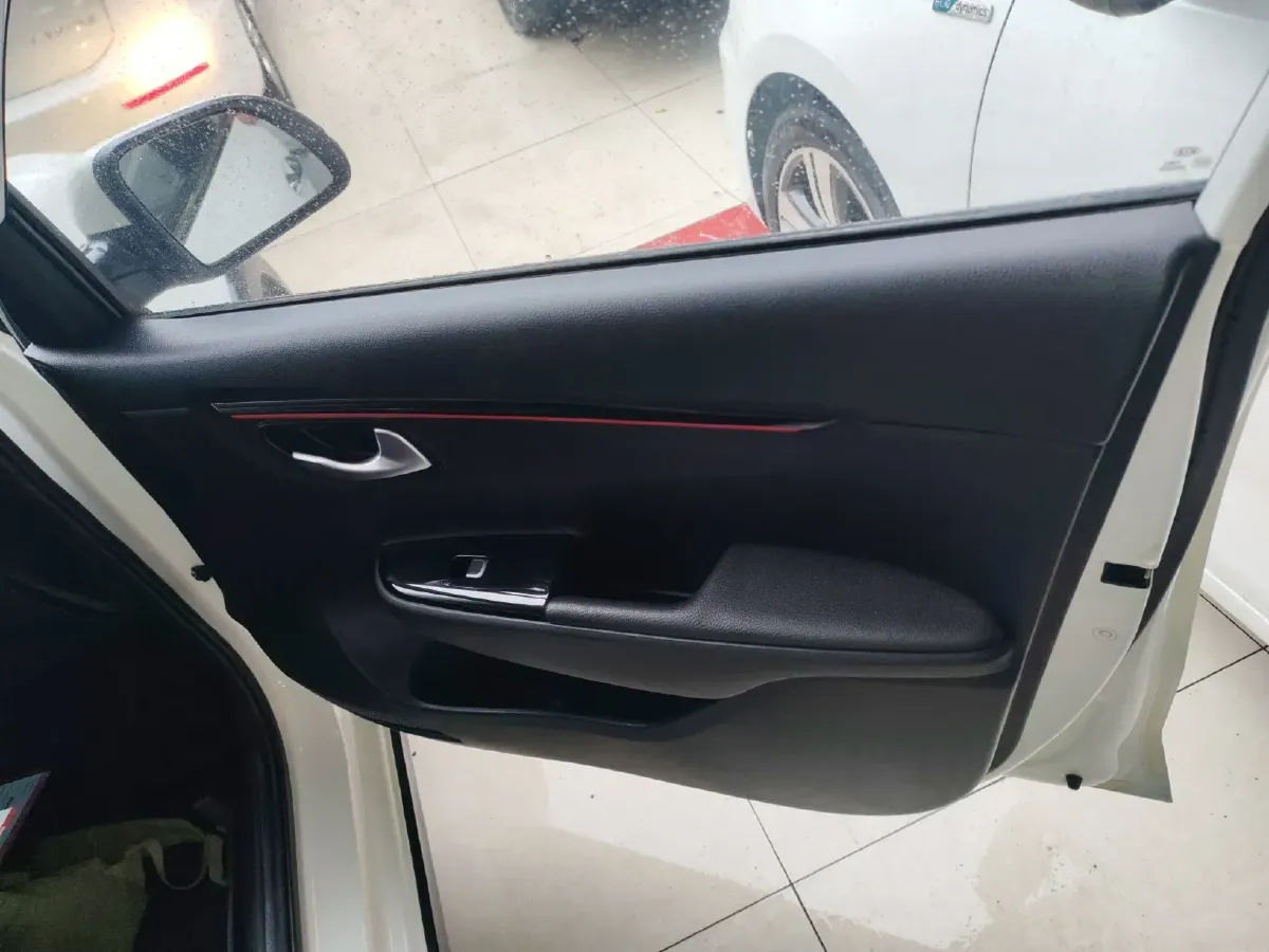 2017 Kia KX Cross 1.4L 100HP L4 6AT,autocango,china used car exporter,china ev exporter,chinese used car exporter,chinese used ev exporter