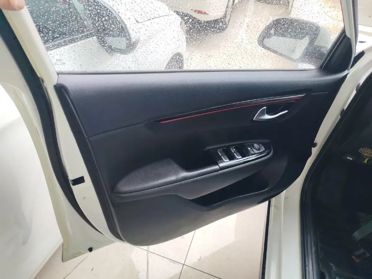 2017 Kia KX Cross 1.4L 100HP L4 6AT,autocango,china used car exporter,china ev exporter,chinese used car exporter,chinese used ev exporter