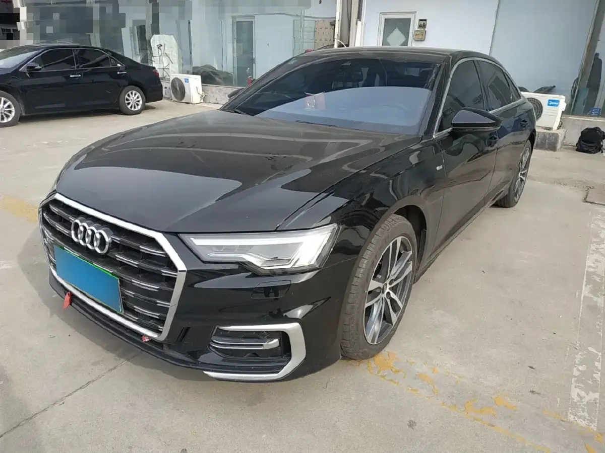 2023 Audi A6L 2.0T 190HP L4 7DCT