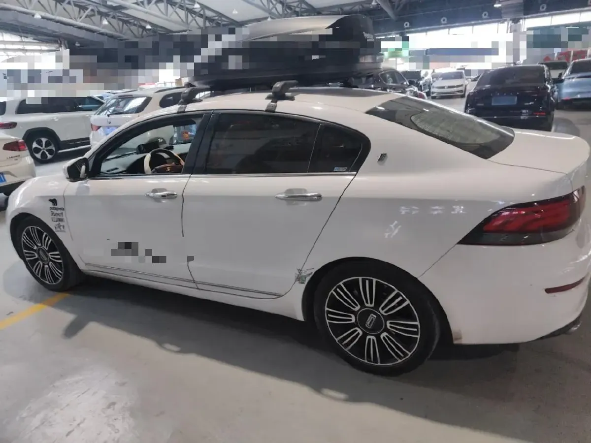 2015 Qoros 3 1.6T 156HP L4 6DCT,autocango,china used car exporter,china ev exporter,chinese used car exporter,chinese used ev exporter