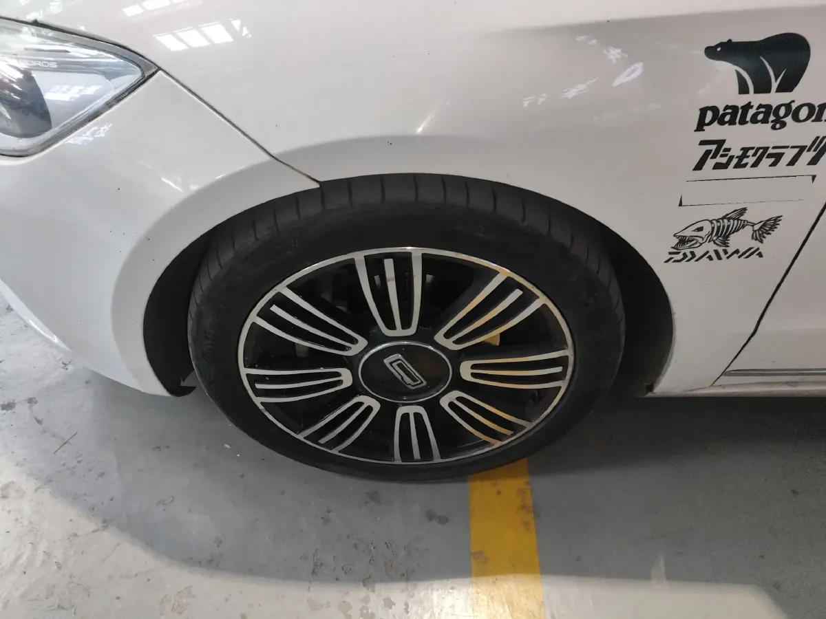 2015 Qoros 3 1.6T 156HP L4 6DCT,autocango,china used car exporter,china ev exporter,chinese used car exporter,chinese used ev exporter