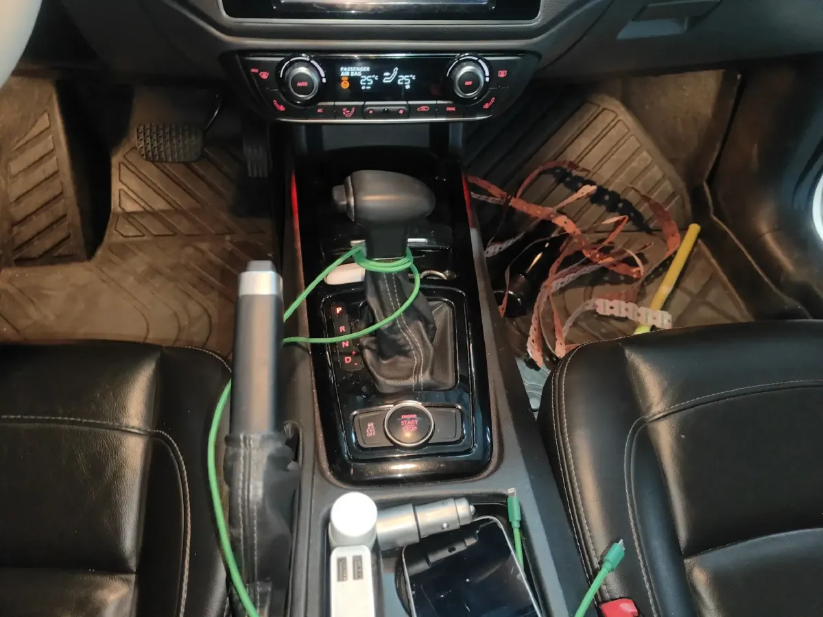 2015 Qoros 3 1.6T 156HP L4 6DCT,autocango,china used car exporter,china ev exporter,chinese used car exporter,chinese used ev exporter