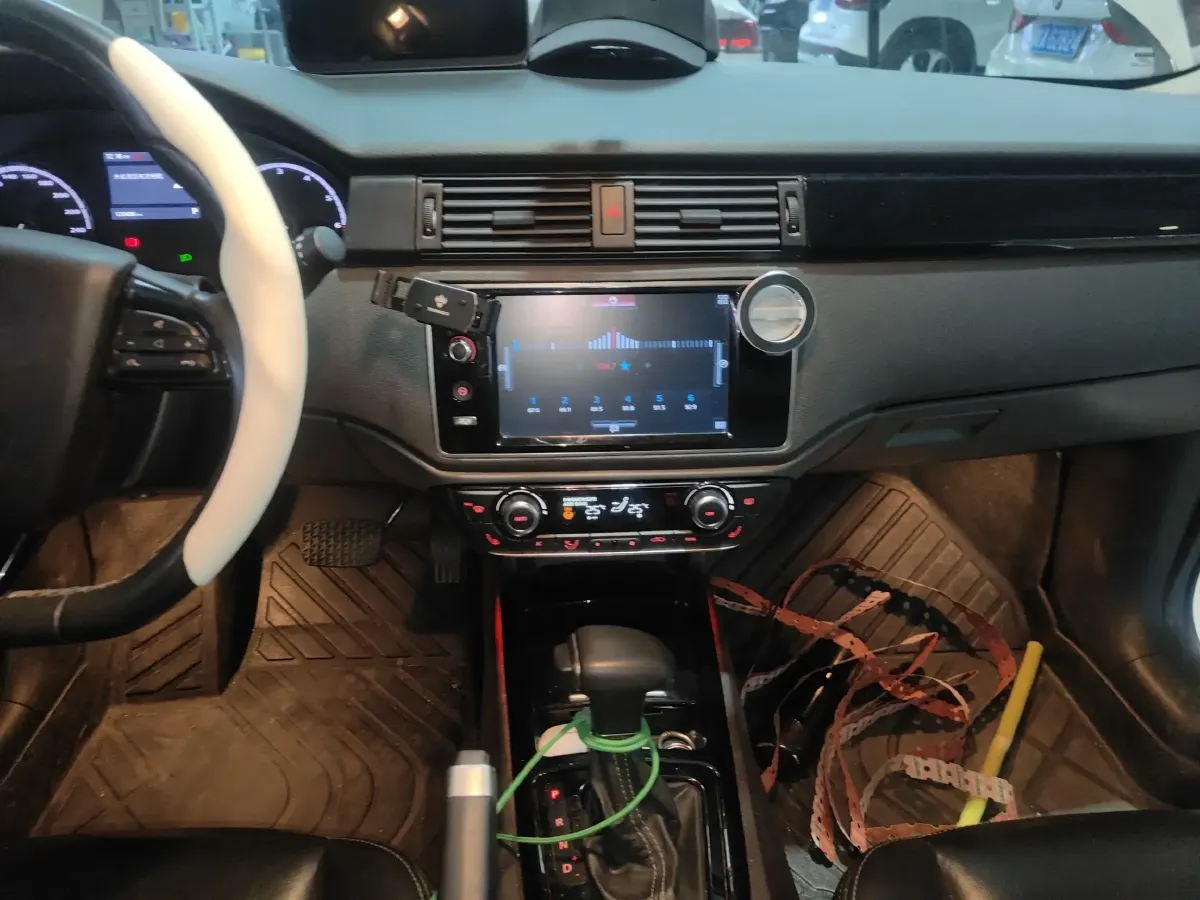 2015 Qoros 3 1.6T 156HP L4 6DCT,autocango,china used car exporter,china ev exporter,chinese used car exporter,chinese used ev exporter