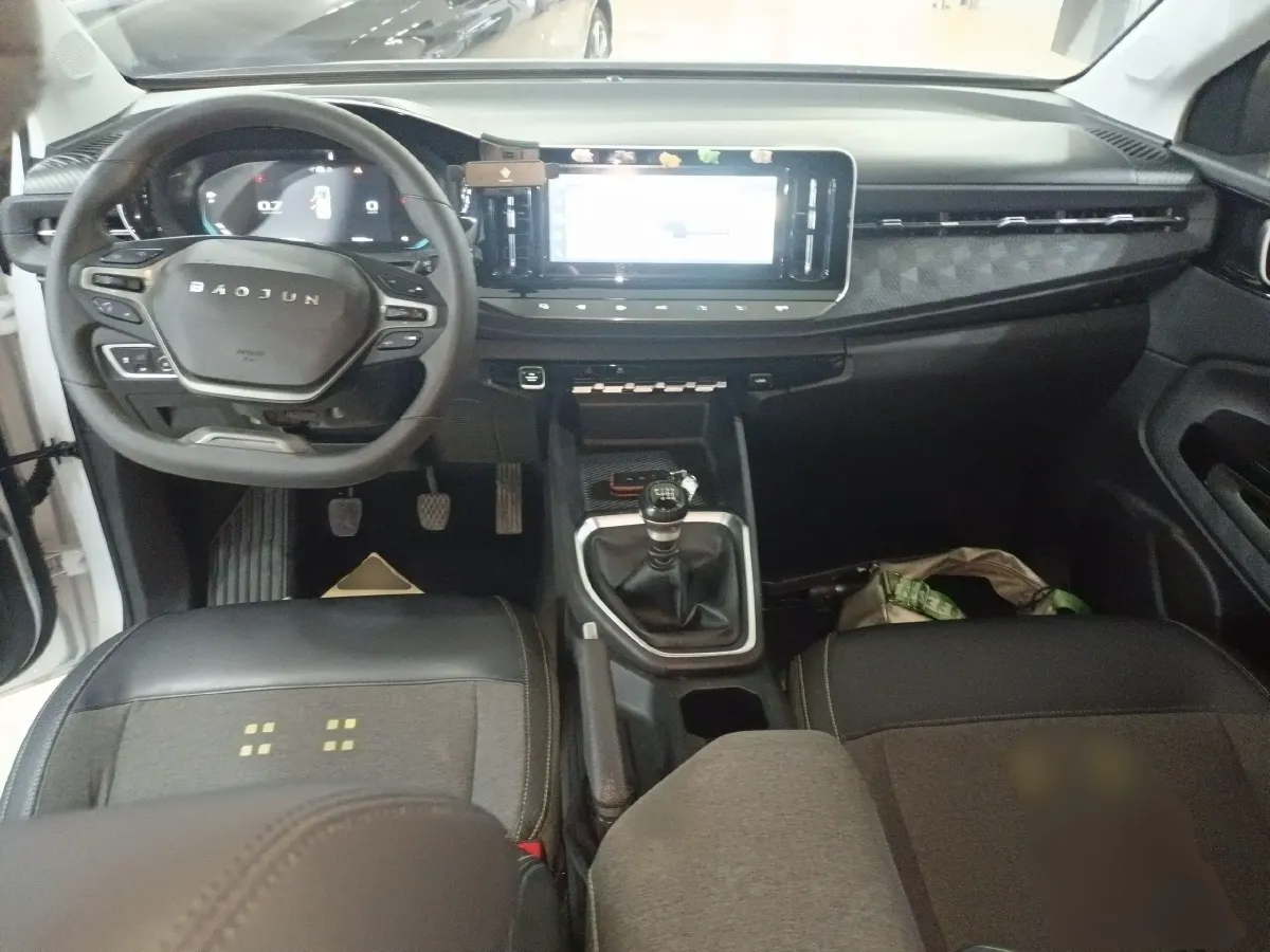 2019 BaoJun RM-5 1.5T 147HP L4 6MT,autocango,china used car exporter,china ev exporter,chinese used car exporter,chinese used ev exporter