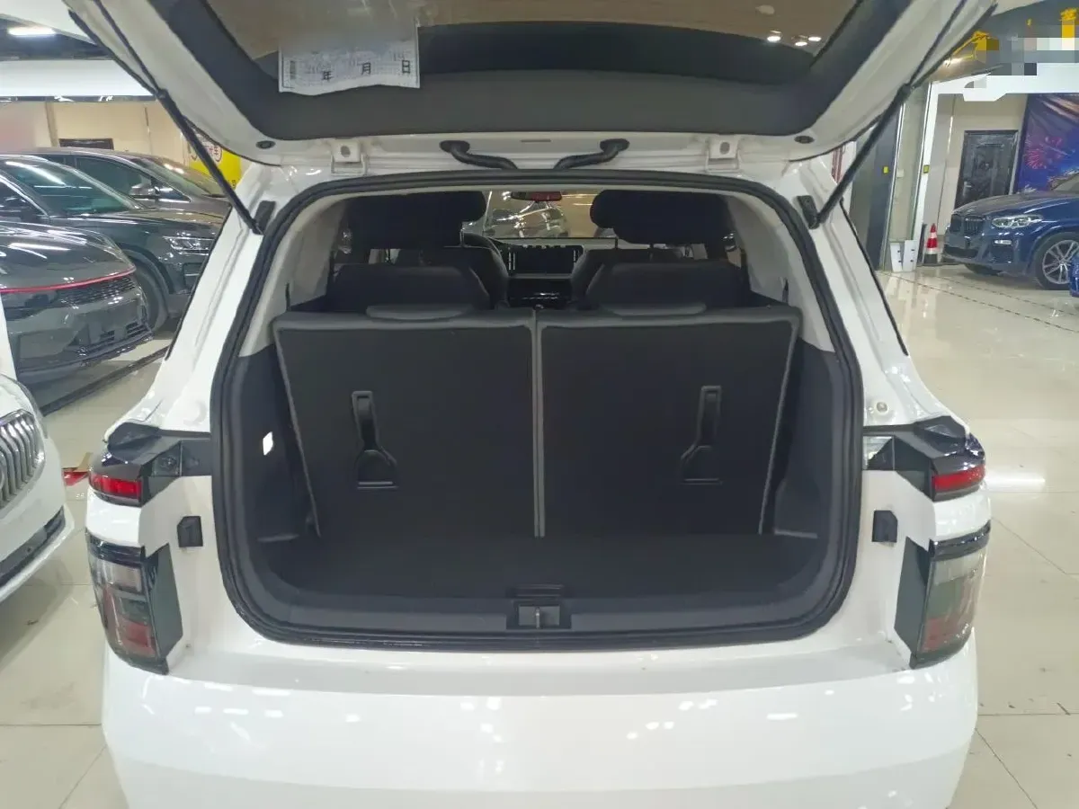 2019 BaoJun RM-5 1.5T 147HP L4 6MT,autocango,china used car exporter,china ev exporter,chinese used car exporter,chinese used ev exporter