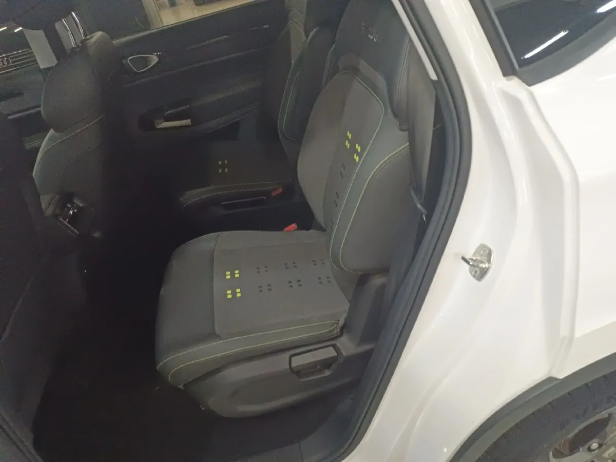 2019 BaoJun RM-5 1.5T 147HP L4 6MT,autocango,china used car exporter,china ev exporter,chinese used car exporter,chinese used ev exporter