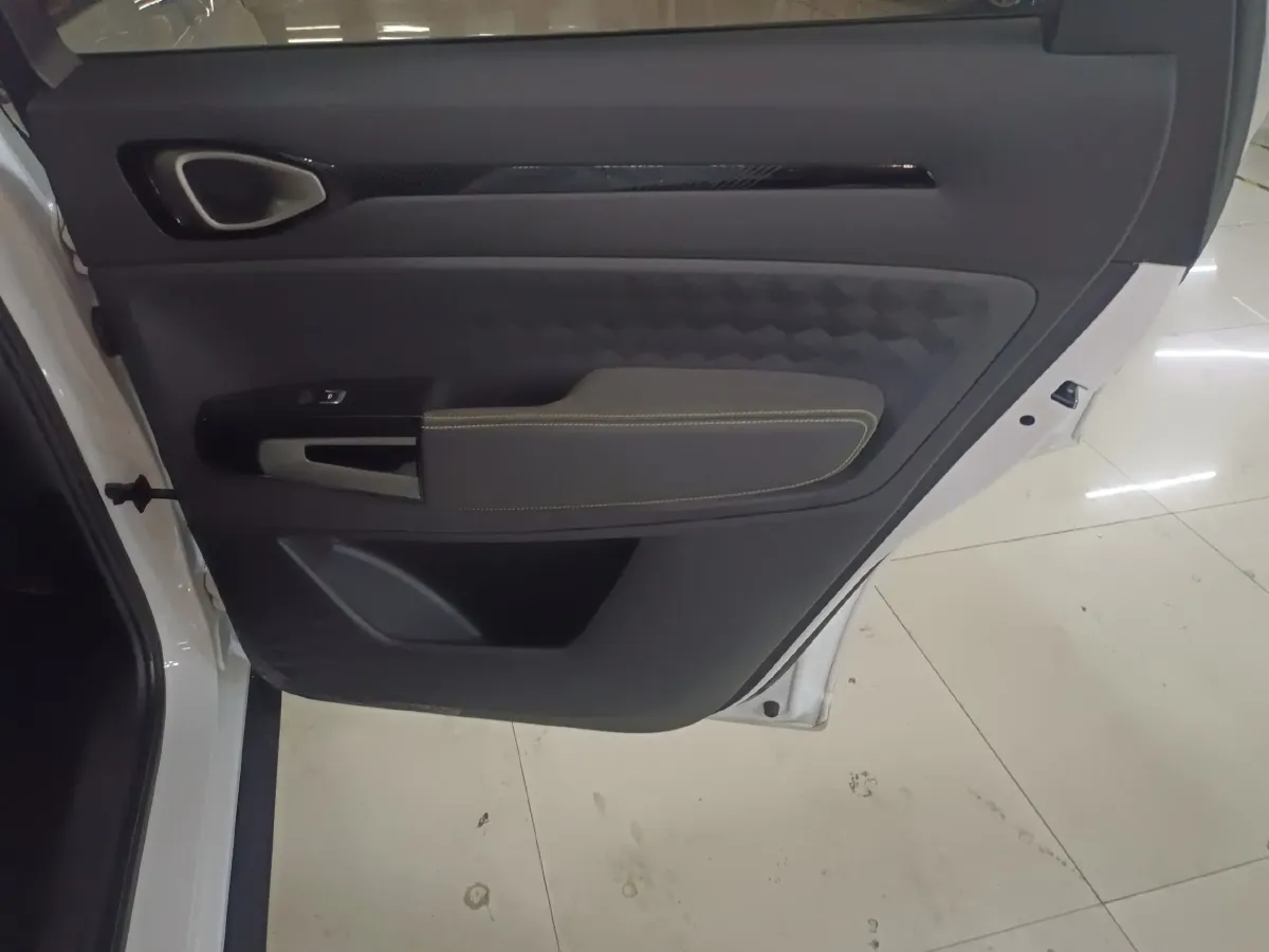 2019 BaoJun RM-5 1.5T 147HP L4 6MT,autocango,china used car exporter,china ev exporter,chinese used car exporter,chinese used ev exporter