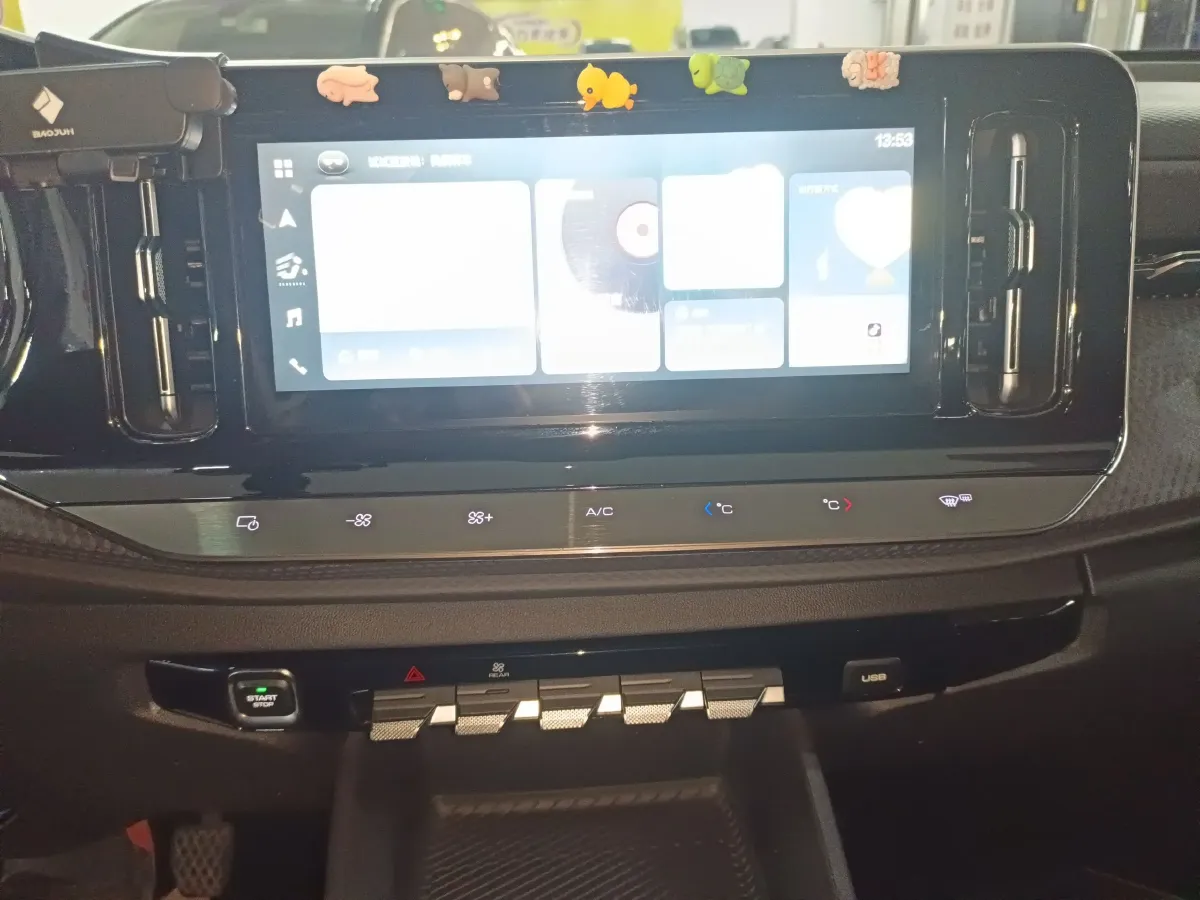 2019 BaoJun RM-5 1.5T 147HP L4 6MT,autocango,china used car exporter,china ev exporter,chinese used car exporter,chinese used ev exporter