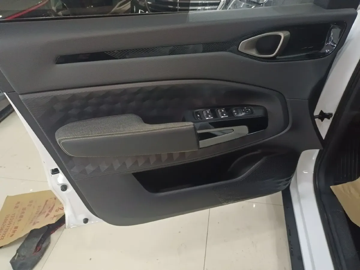 2019 BaoJun RM-5 1.5T 147HP L4 6MT,autocango,china used car exporter,china ev exporter,chinese used car exporter,chinese used ev exporter
