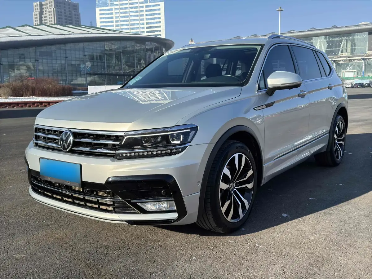 2021 Volkswagen Tiguan L 2.0T 220HP L4 7DCT