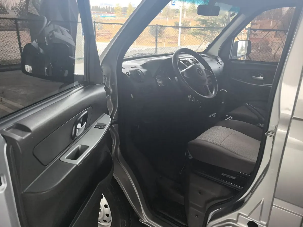 2022 DongFeng DFSK C31 1.6L 122HP L4 5MT,autocango,china used car exporter,china ev exporter,chinese used car exporter,chinese used ev exporter