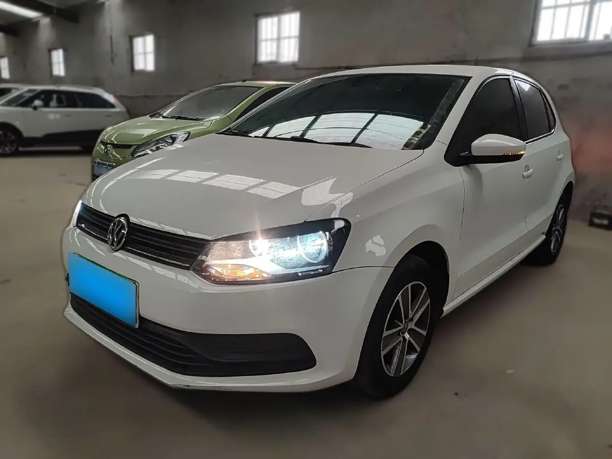 2016 Volkswagen Polo 1.4L 90HP L4 5MT