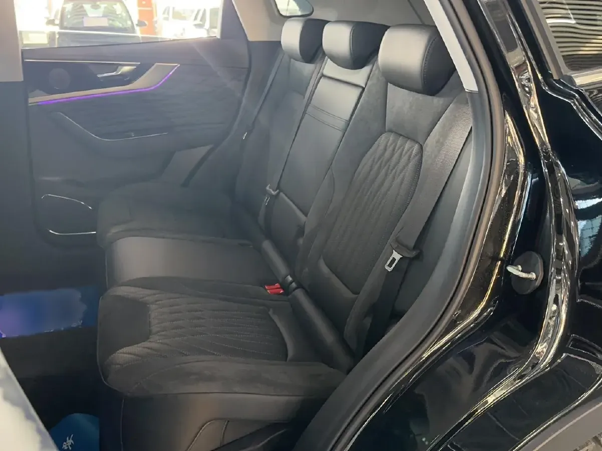 2022 HongQi HS5 2.0T 224HP L4 6AT,autocango,china used car exporter,china ev exporter,chinese used car exporter,chinese used ev exporter