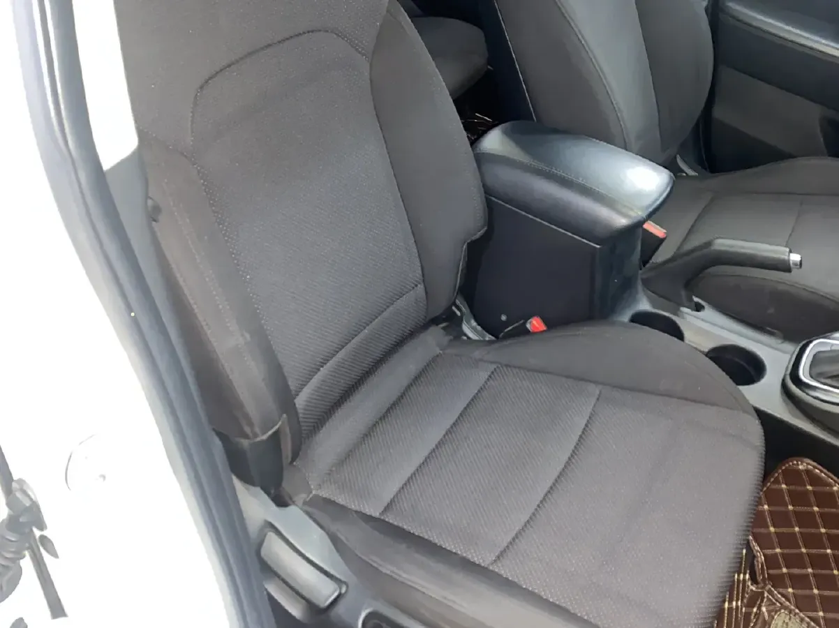 2013 Kia Carens 2.0L 152HP L4 6AT,autocango,china used car exporter,china ev exporter,chinese used car exporter,chinese used ev exporter