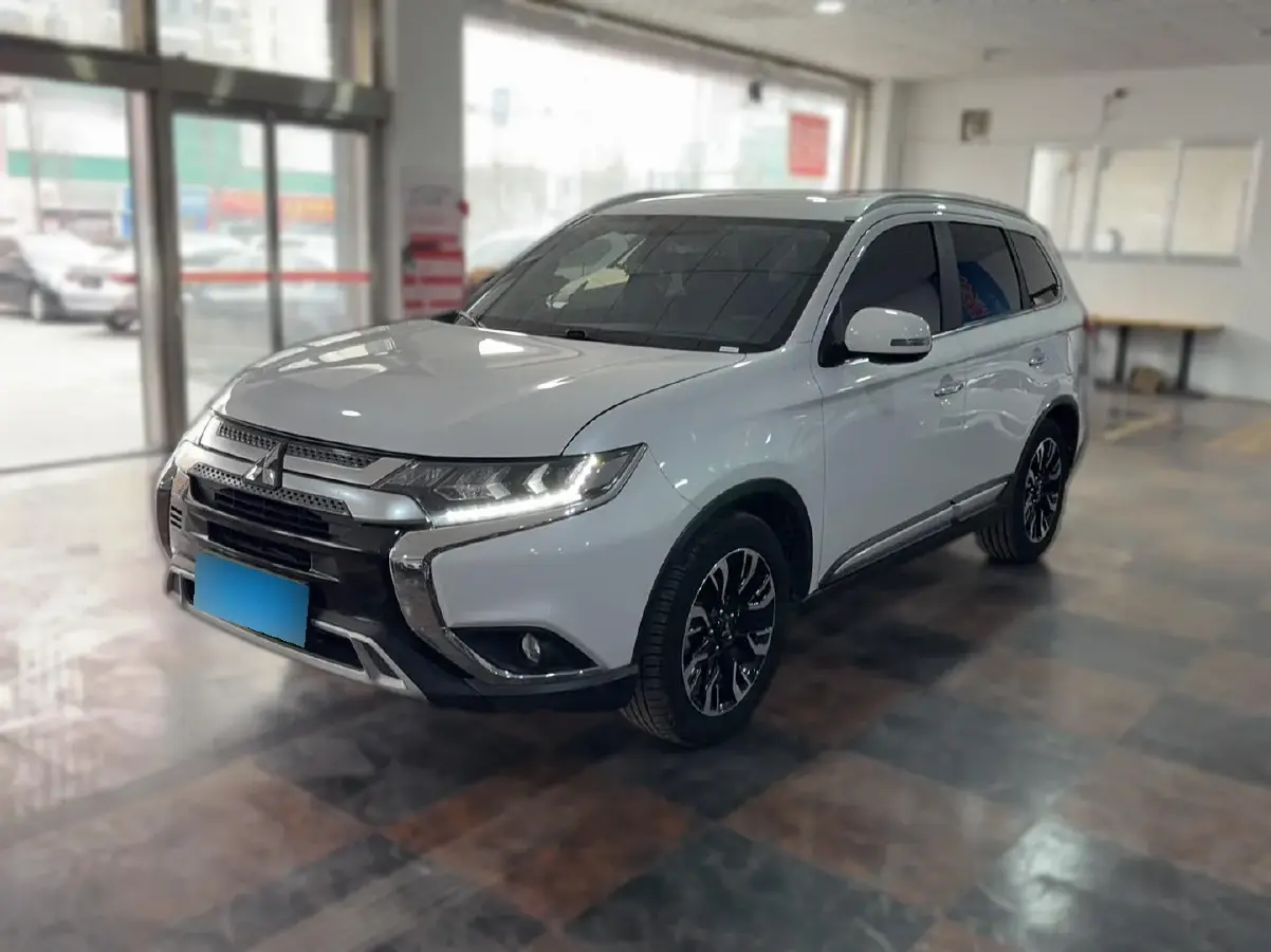 2019 Mitsubishi Outlander 2.4L 192HP L4 CVT