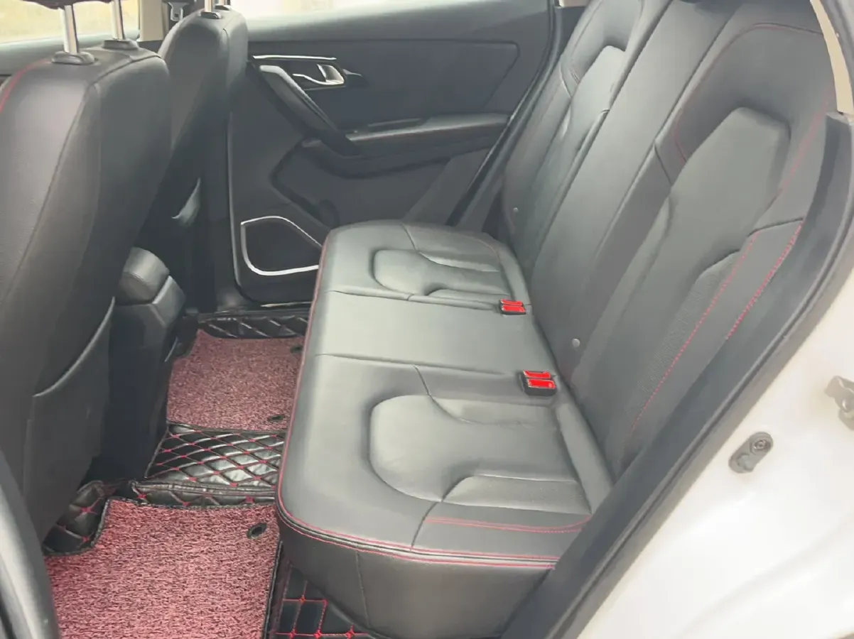 2017 FAW Senia R7 1.5T 150HP L4 5MT,autocango,china used car exporter,china ev exporter,chinese used car exporter,chinese used ev exporter