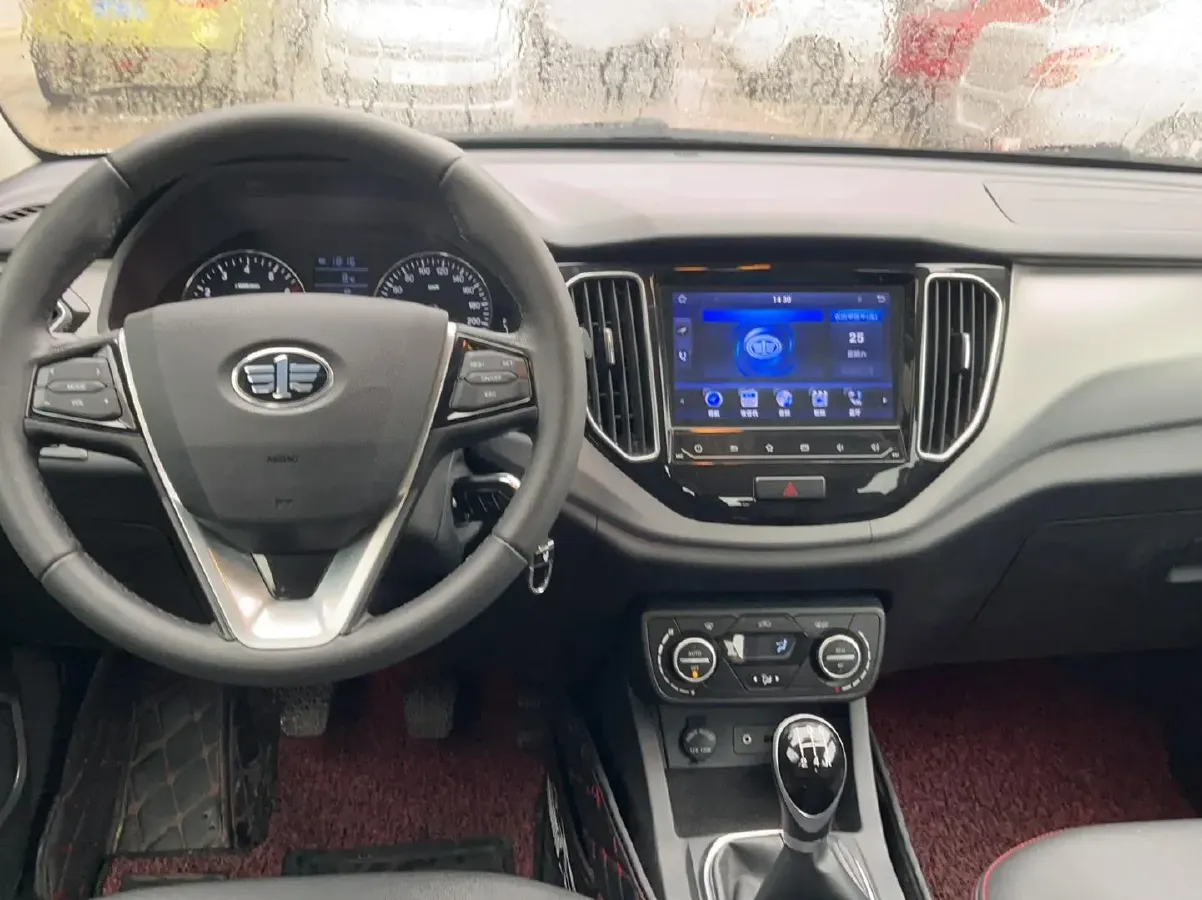 2017 FAW Senia R7 1.5T 150HP L4 5MT,autocango,china used car exporter,china ev exporter,chinese used car exporter,chinese used ev exporter