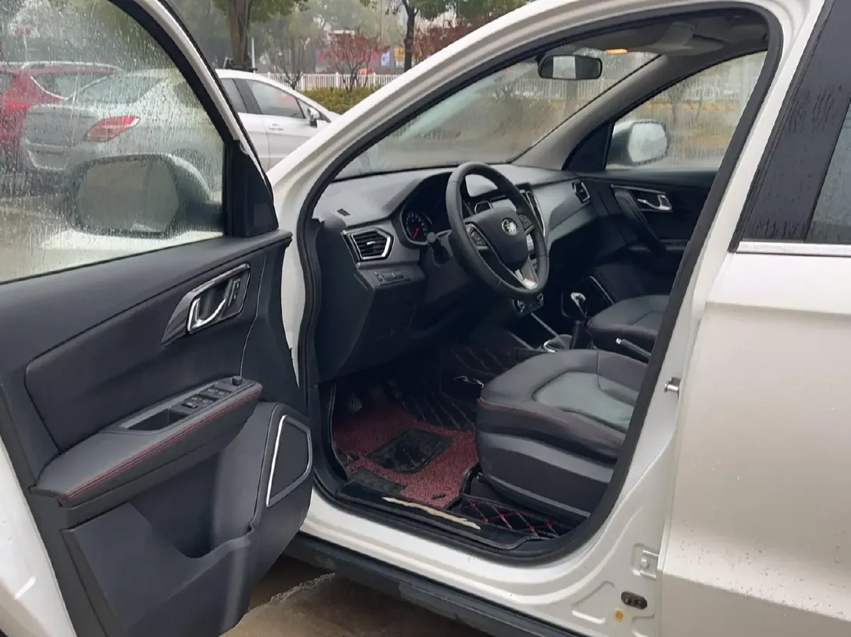 2017 FAW Senia R7 1.5T 150HP L4 5MT,autocango,china used car exporter,china ev exporter,chinese used car exporter,chinese used ev exporter