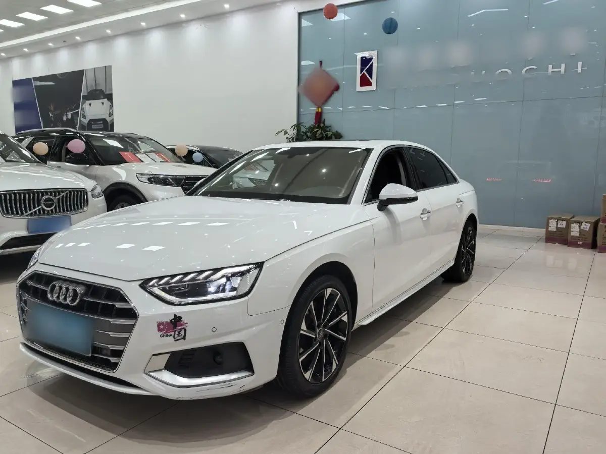 2022 Audi A4L 2.0T 190HP L4 7DCT