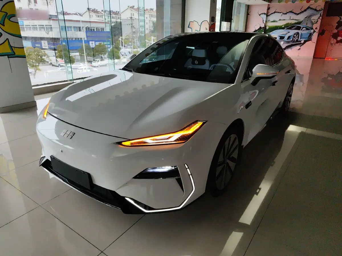 2024 Geely Galaxy E8 BEV 76KWH