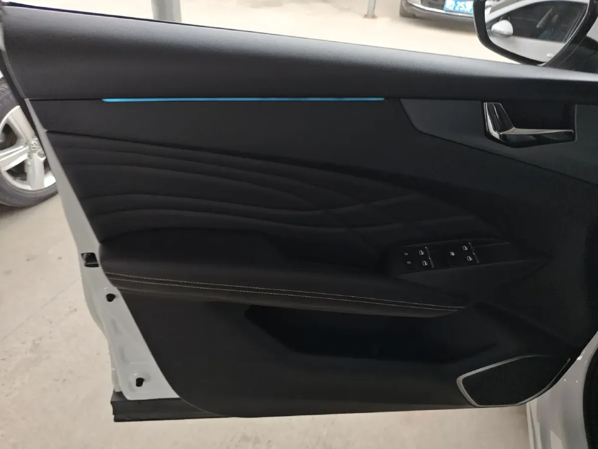 2023 KaiYi KunLun 1.6T 197HP L4 7DCT,autocango,china used car exporter,china ev exporter,chinese used car exporter,chinese used ev exporter