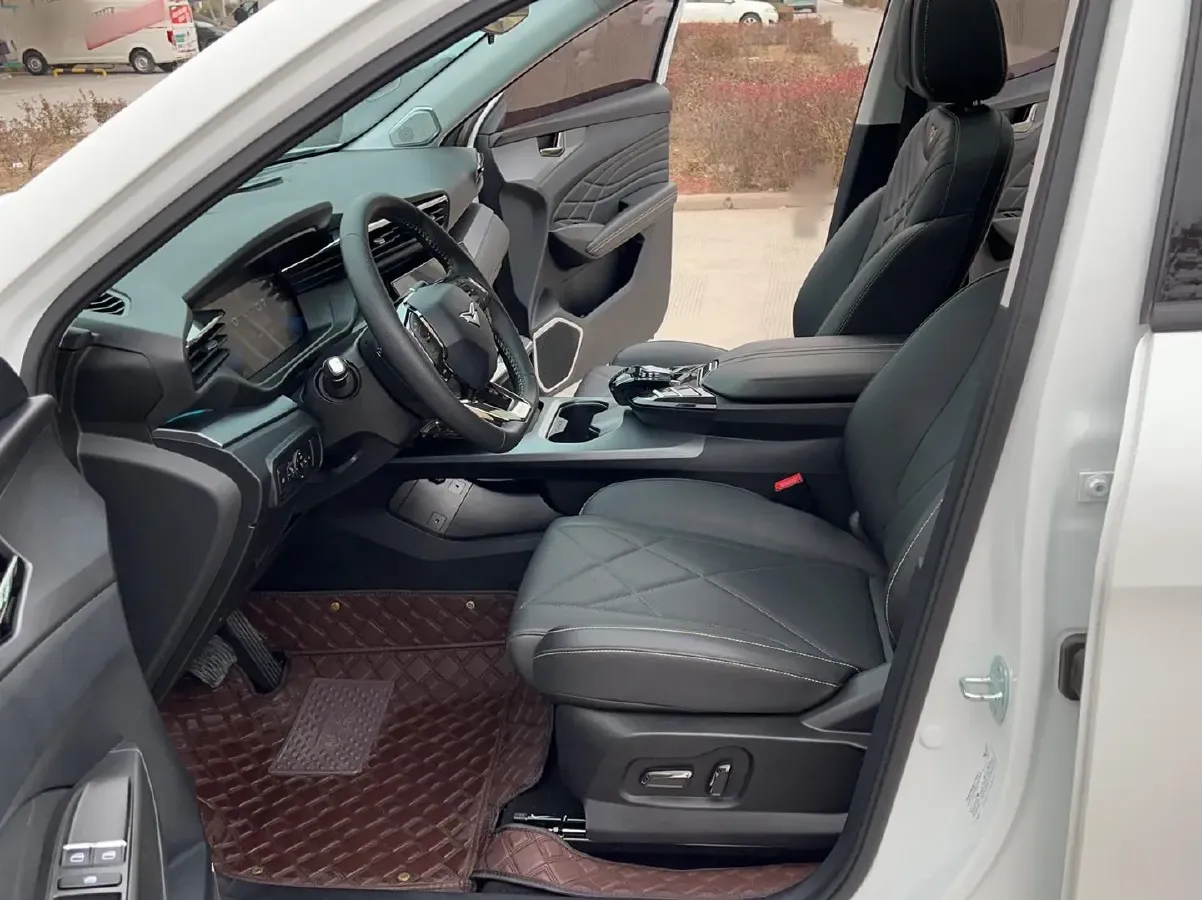 2023 KaiYi KunLun 1.6T 197HP L4 7DCT,autocango,china used car exporter,china ev exporter,chinese used car exporter,chinese used ev exporter