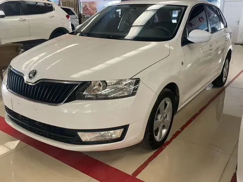 2016 Skoda Rapid Spaceback 1.6L 110HP L4 6AT