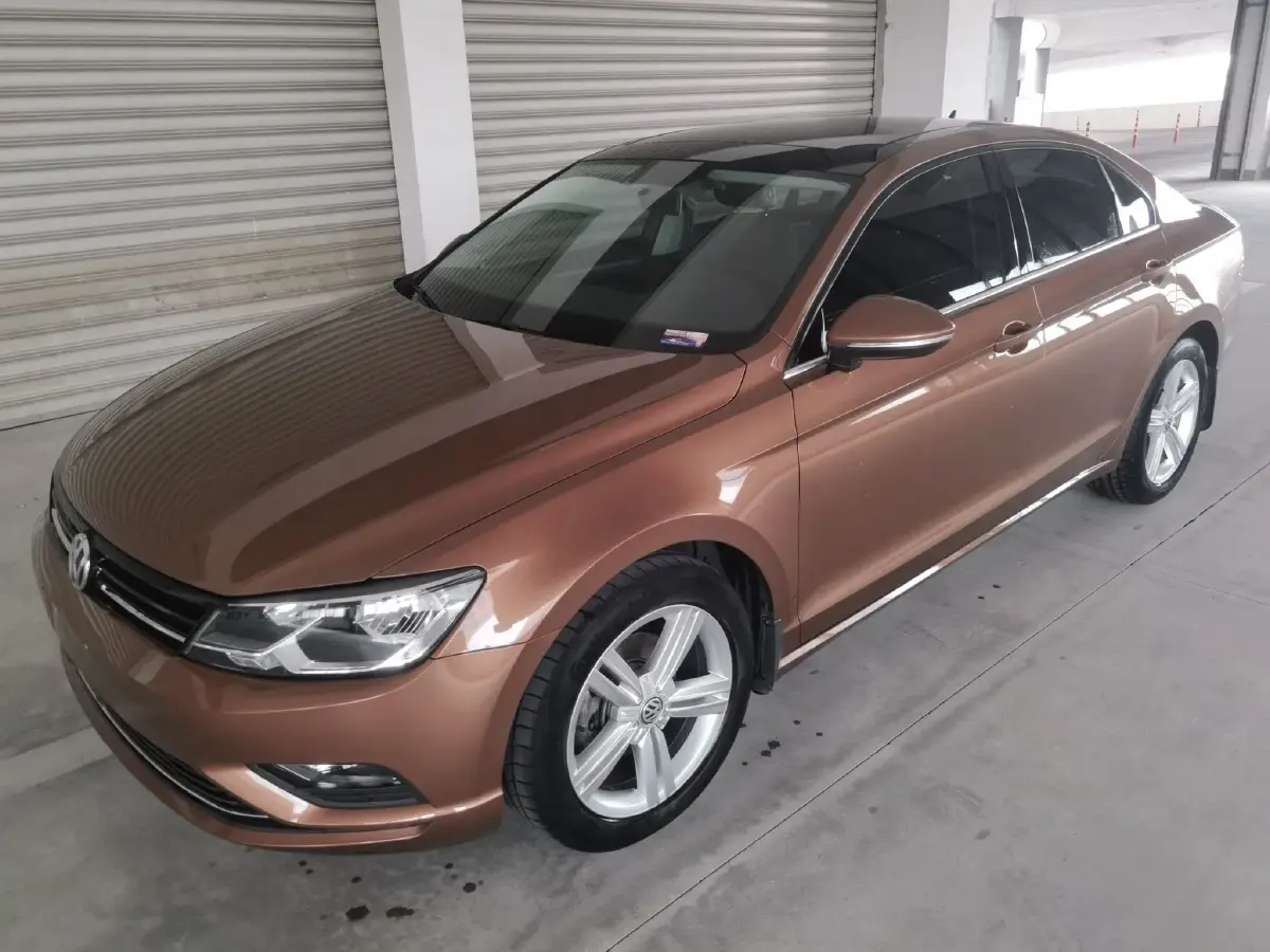 2015 Volkswagen Lamando 1.4T 150HP L4 7DCT