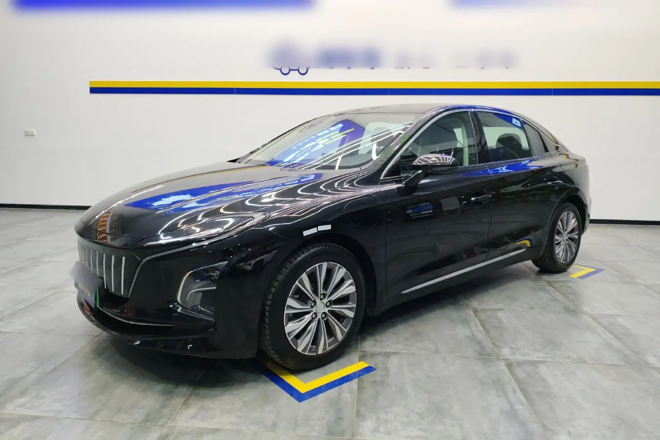 2022 HongQi E-QM5 BEV 54KWH