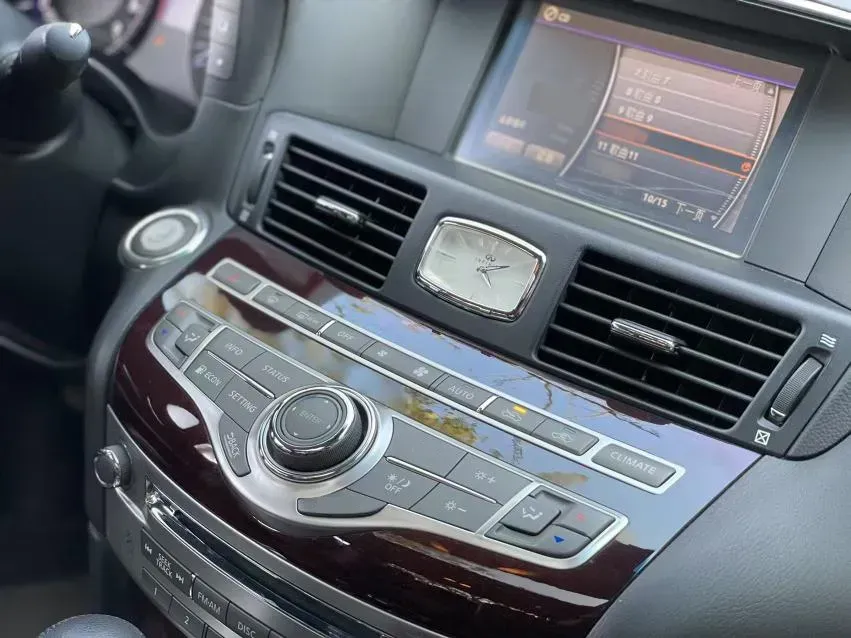 2013 Infiniti Q70 2.5L 235HP V6 7AT,autocango,china used car exporter,china ev exporter,chinese used car exporter,chinese used ev exporter