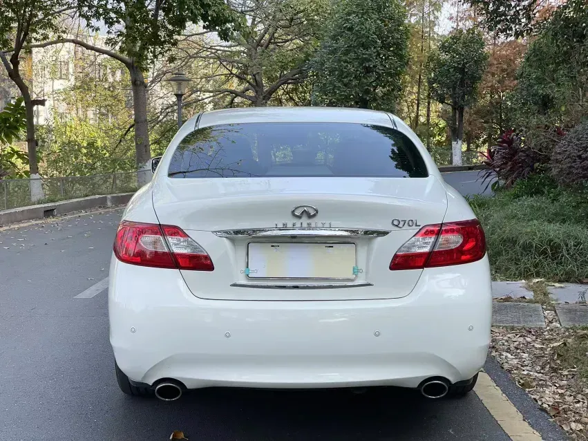 2013 Infiniti Q70 2.5L 235HP V6 7AT,autocango,china used car exporter,china ev exporter,chinese used car exporter,chinese used ev exporter