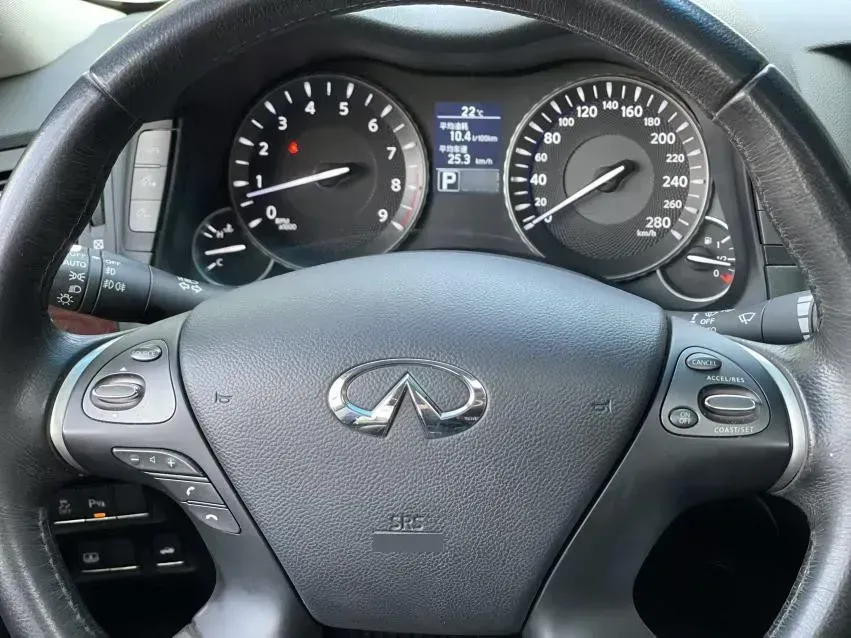 2013 Infiniti Q70 2.5L 235HP V6 7AT,autocango,china used car exporter,china ev exporter,chinese used car exporter,chinese used ev exporter