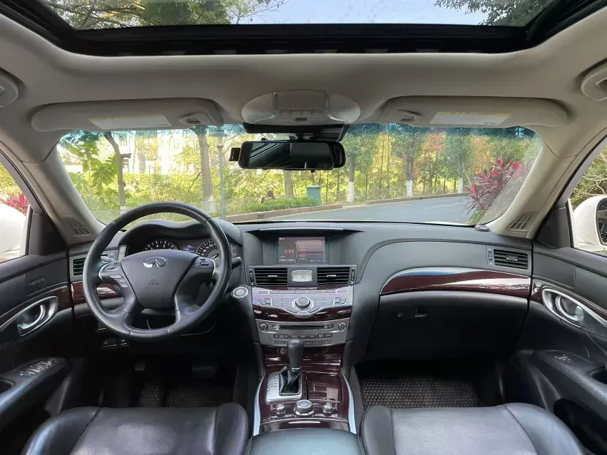 2013 Infiniti Q70 2.5L 235HP V6 7AT,autocango,china used car exporter,china ev exporter,chinese used car exporter,chinese used ev exporter