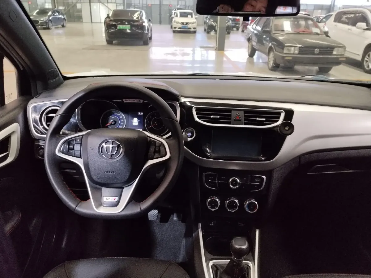 2015 Brilliance Auto V3 1.5L 112HP L4 5MT,autocango,china used car exporter,china ev exporter,chinese used car exporter,chinese used ev exporter