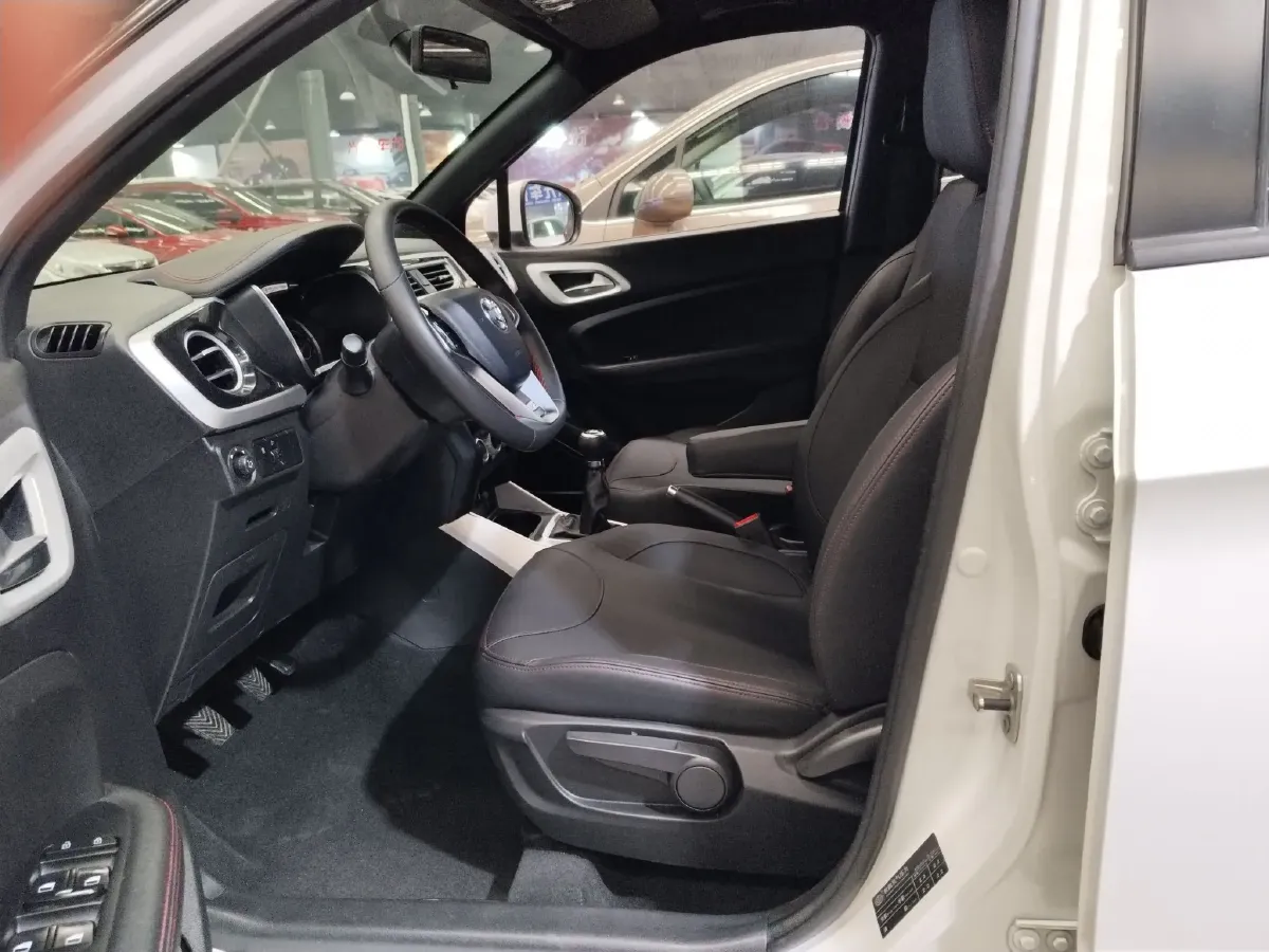 2015 Brilliance Auto V3 1.5L 112HP L4 5MT,autocango,china used car exporter,china ev exporter,chinese used car exporter,chinese used ev exporter