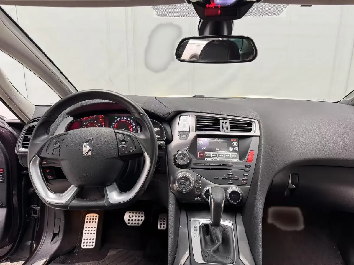 2015 DS 5 1.8T 204HP L4 6AT,autocango,china used car exporter,china ev exporter,chinese used car exporter,chinese used ev exporter