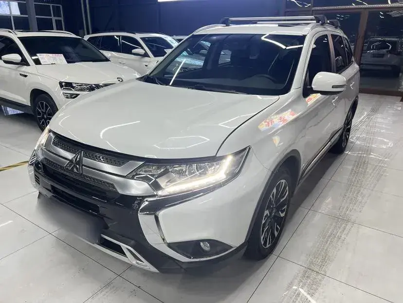 2019 Mitsubishi Outlander 2.0L 166HP L4 CVT