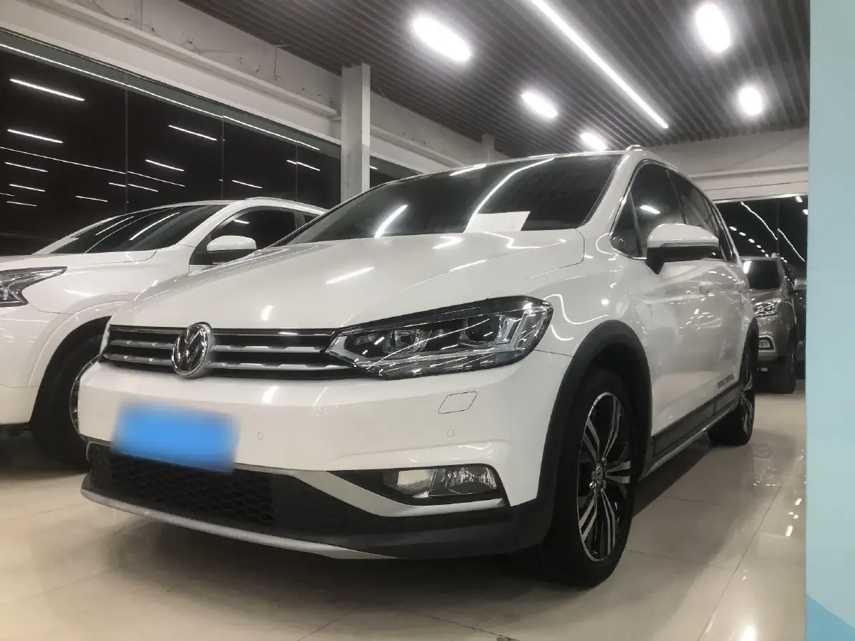 2018 Volkswagen Touran 1.4T 150HP L4 7DCT